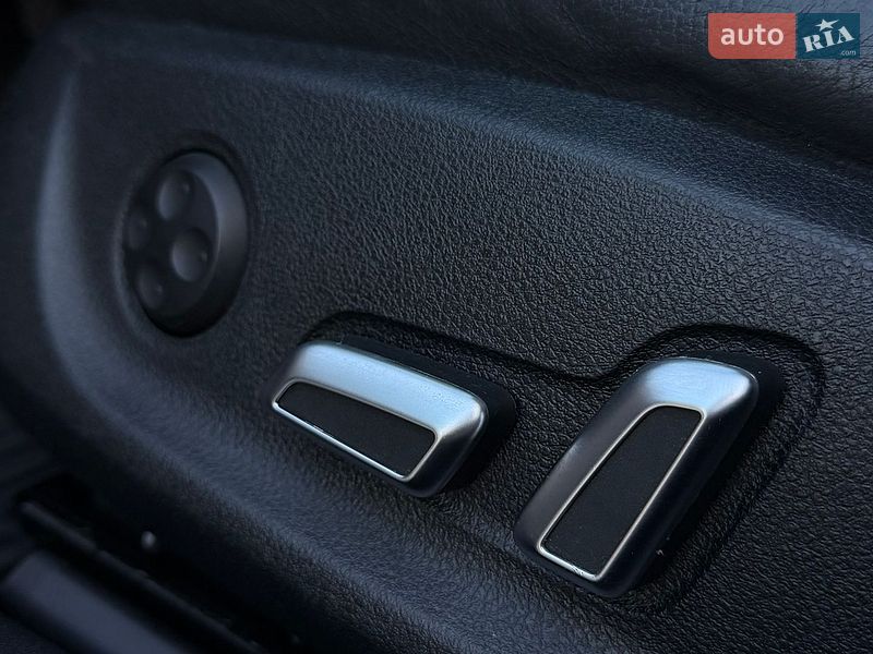 Седан Audi A4 2014 в Києві