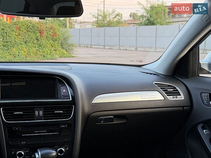 Седан Audi A4 2014 в Києві