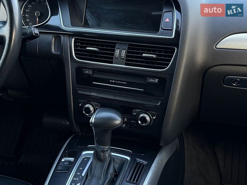 Седан Audi A4 2014 в Києві