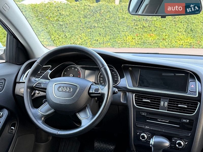 Седан Audi A4 2014 в Києві