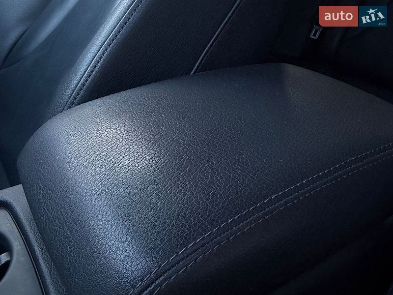Седан Audi A4 2014 в Києві