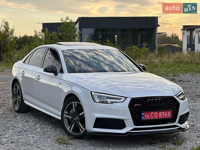 Седан Audi A4 2016 в Самборе