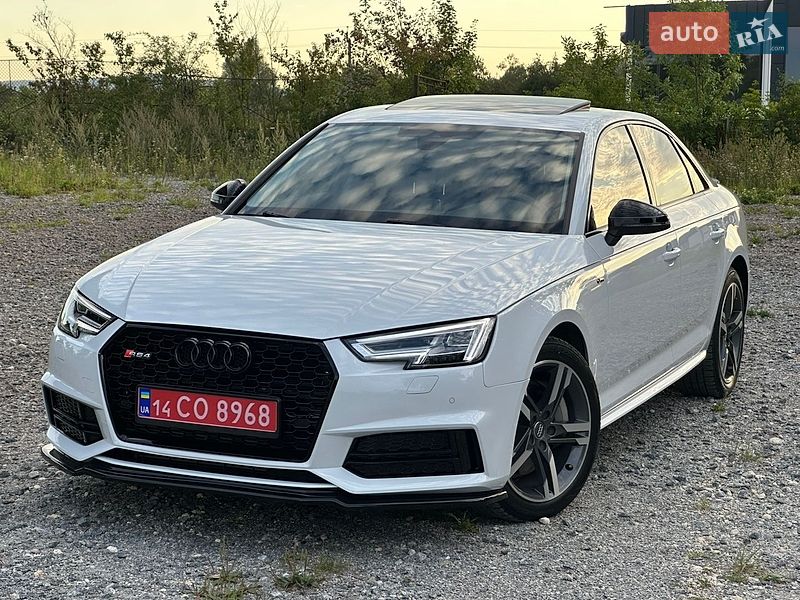 Седан Audi A4 2016 в Самборе