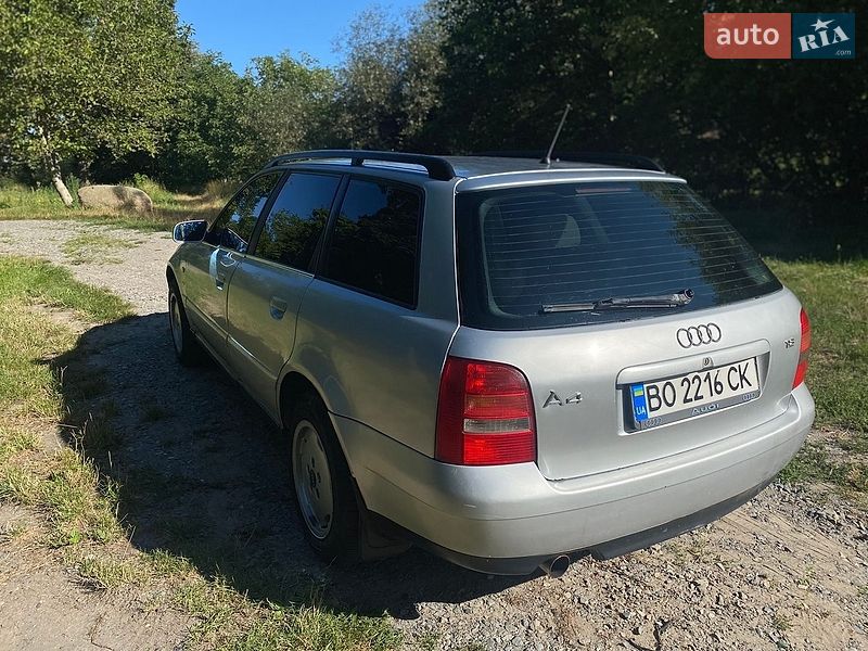Универсал Audi A4 1998 в Звягеле