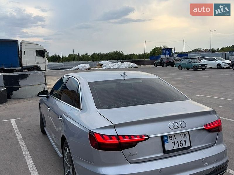 Седан Audi A4 2020 в Кропивницком