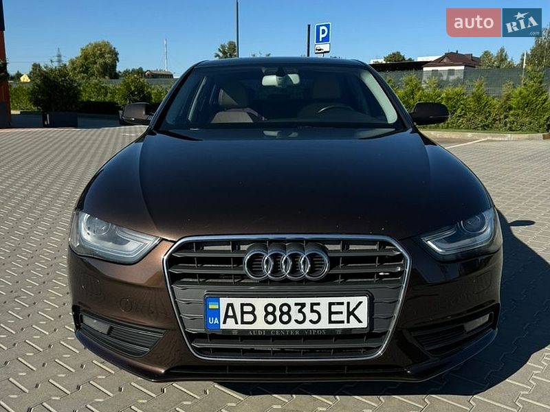 Седан Audi A4 2012 в Виннице