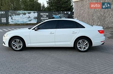 Седан Audi A4 2016 в Киеве