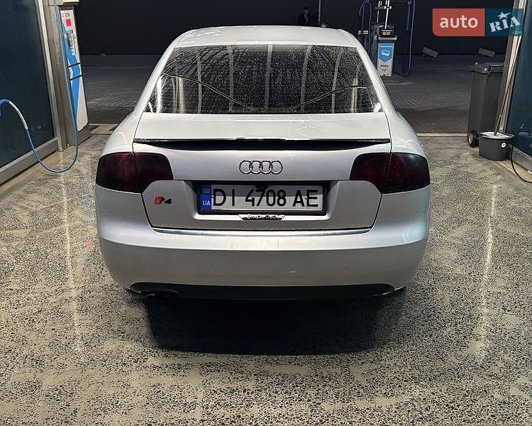 Седан Audi A4 2005 в Сарнах