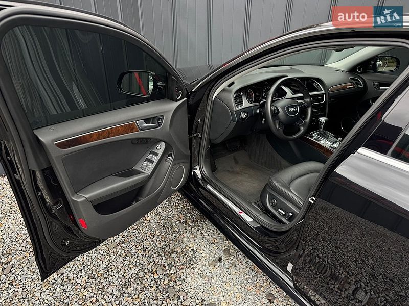 Седан Audi A4 2013 в Луцьку