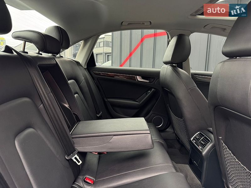 Седан Audi A4 2013 в Луцьку