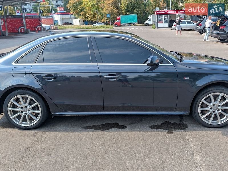 Седан Audi A4 2015 в Киеве