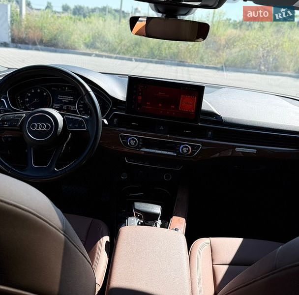 Седан Audi A4 2020 в Киеве