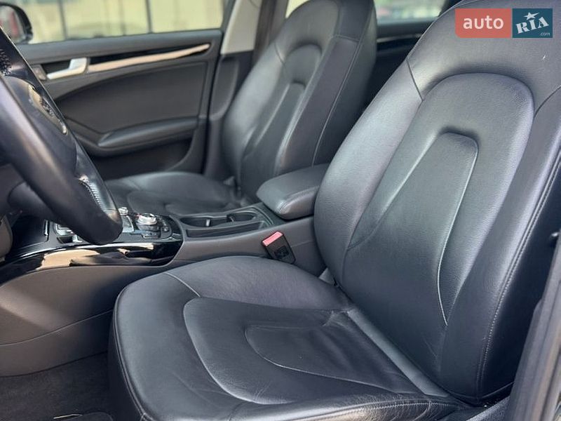 Седан Audi A4 2012 в Киеве