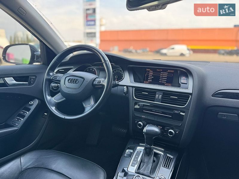 Седан Audi A4 2012 в Киеве