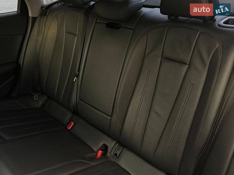 Седан Audi A4 2017 в Киеве