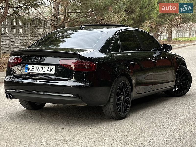 Седан Audi A4 2013 в Дніпрі