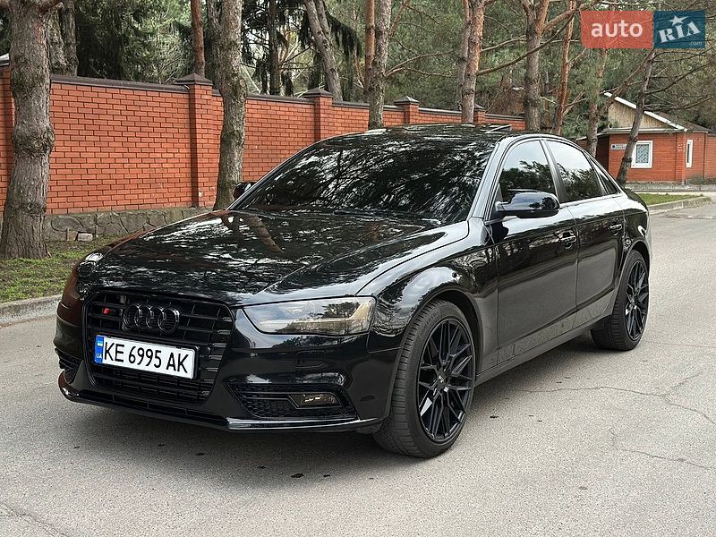Седан Audi A4 2013 в Дніпрі