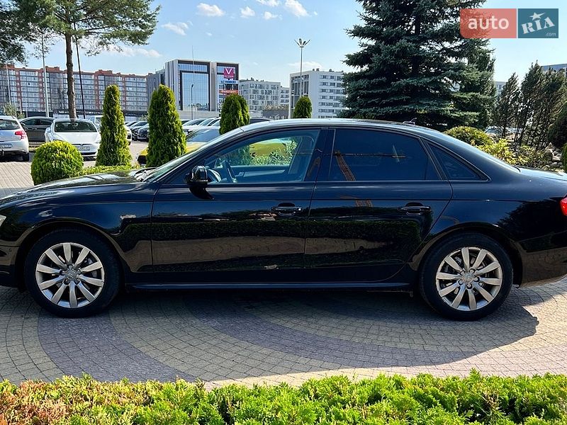 Седан Audi A4 2014 в Львові