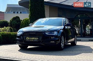 Седан Audi A4 2014 в Львові