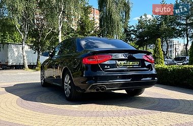Седан Audi A4 2014 в Львові