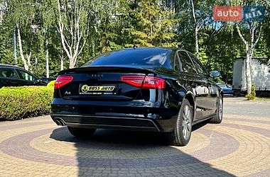 Седан Audi A4 2014 в Львові