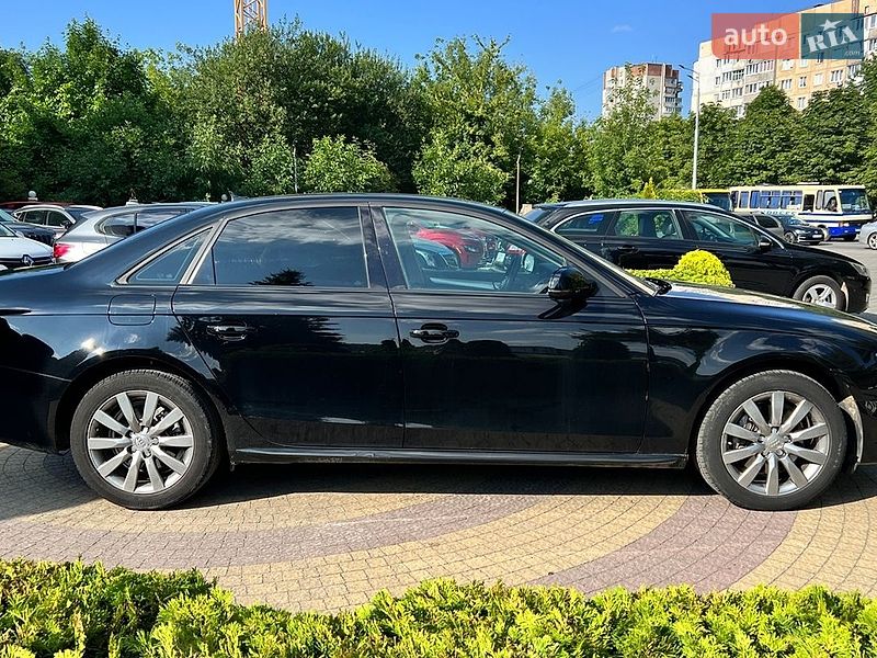 Седан Audi A4 2014 в Львові