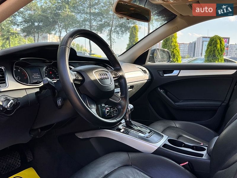 Седан Audi A4 2014 в Львові