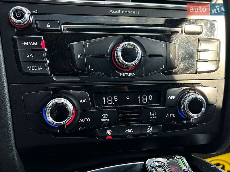 Седан Audi A4 2014 в Львові