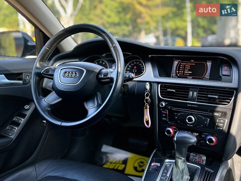 Седан Audi A4 2014 в Львові