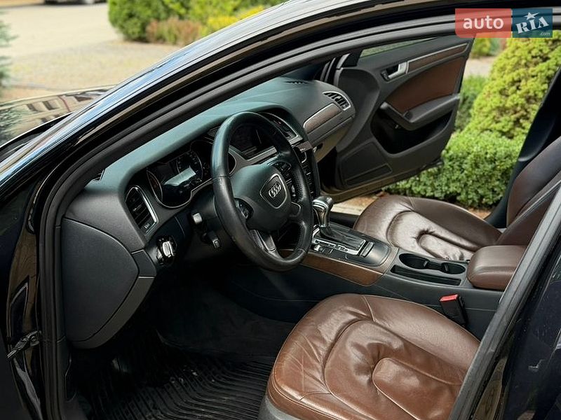 Седан Audi A4 2013 в Городке