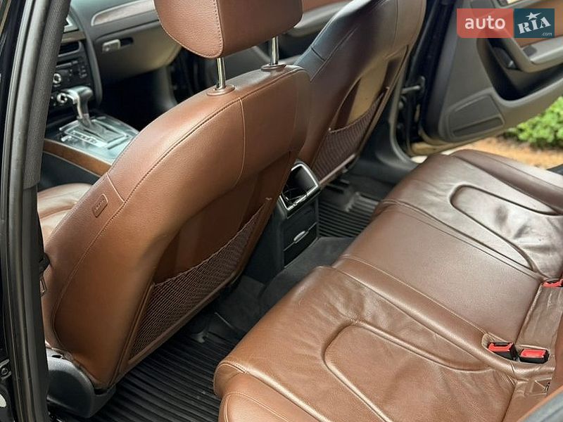 Седан Audi A4 2013 в Городке