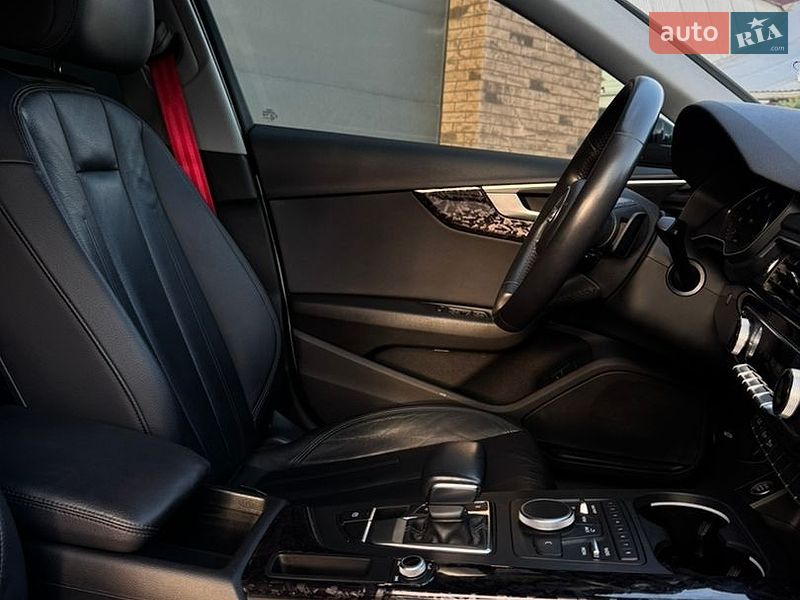 Седан Audi A4 2019 в Черновцах