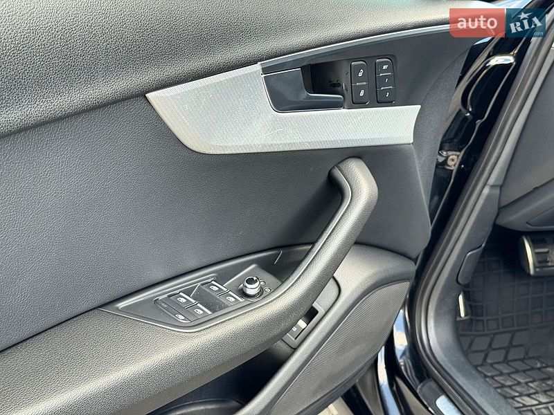 Седан Audi A4 2015 в Одесі