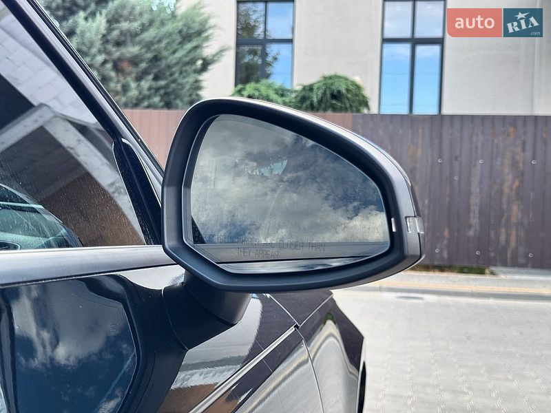 Седан Audi A4 2015 в Одесі