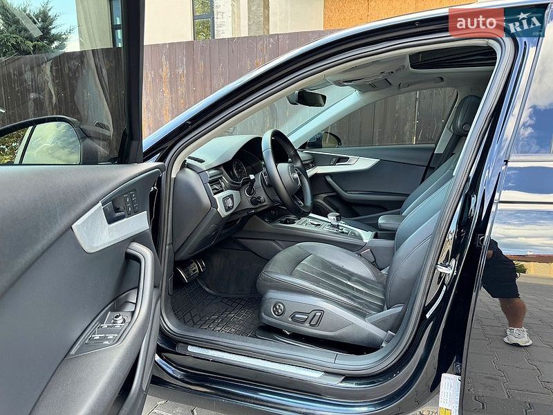Седан Audi A4 2015 в Одесі
