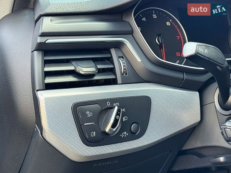 Седан Audi A4 2015 в Одесі