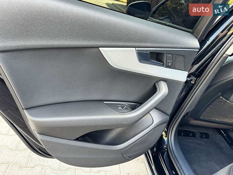 Седан Audi A4 2015 в Одесі
