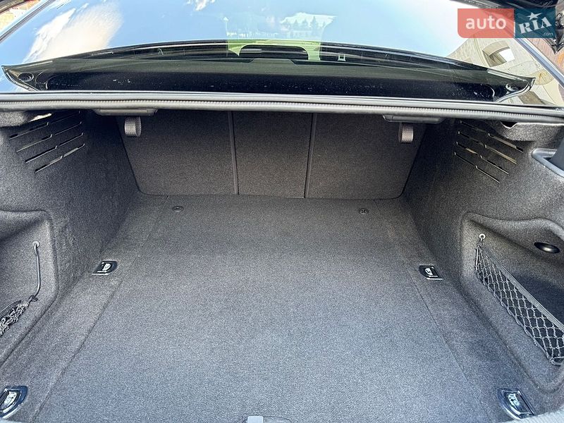 Седан Audi A4 2015 в Одесі