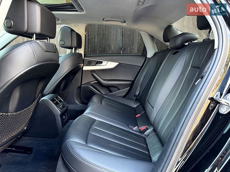 Седан Audi A4 2015 в Одесі