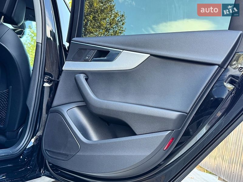 Седан Audi A4 2015 в Одесі