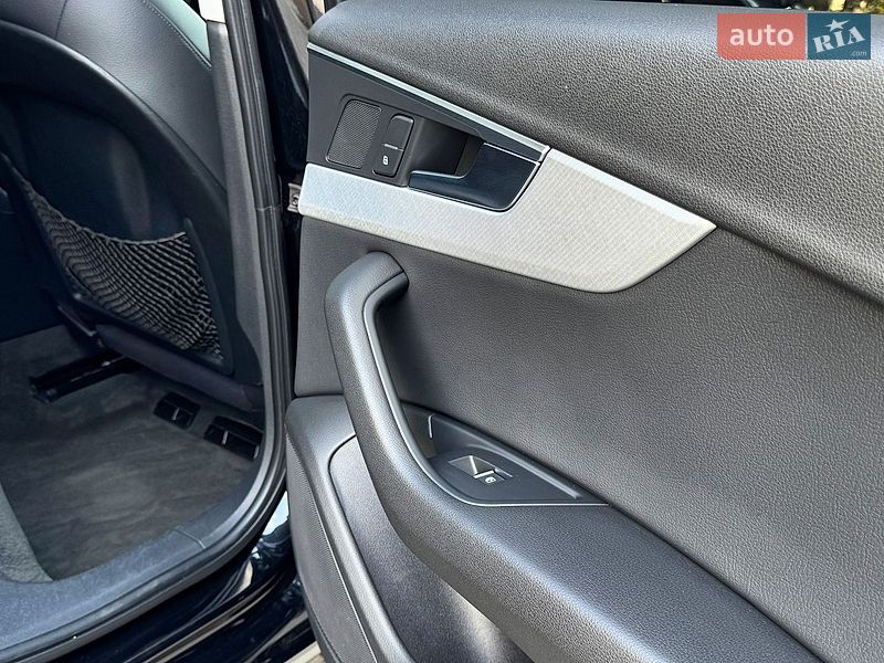 Седан Audi A4 2015 в Одесі