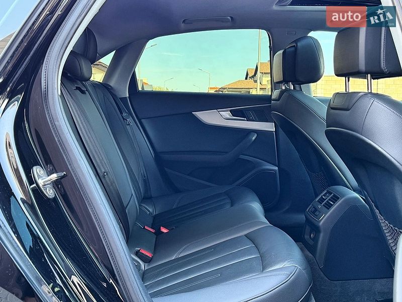 Седан Audi A4 2015 в Одесі