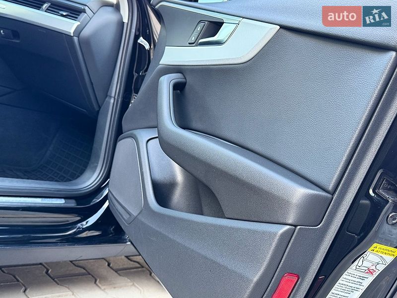 Седан Audi A4 2015 в Одесі