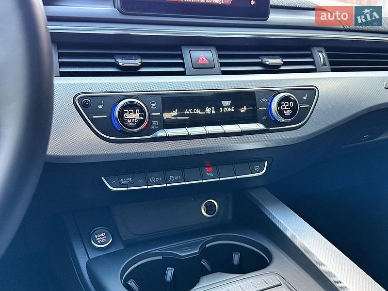 Седан Audi A4 2015 в Одесі