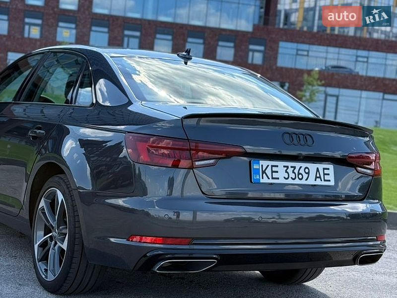 Седан Audi A4 2019 в Днепре