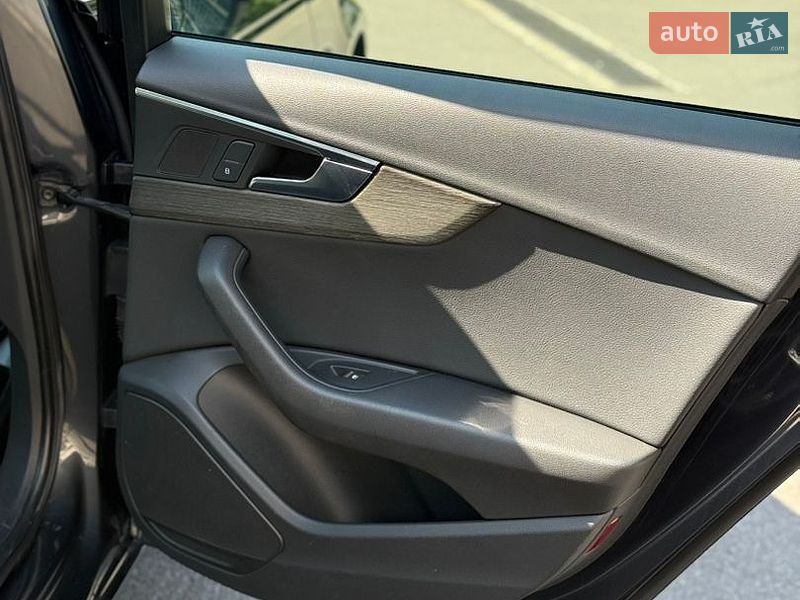 Седан Audi A4 2019 в Днепре
