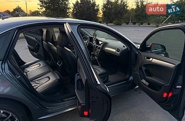 Седан Audi A4 2013 в Горішніх Плавнях