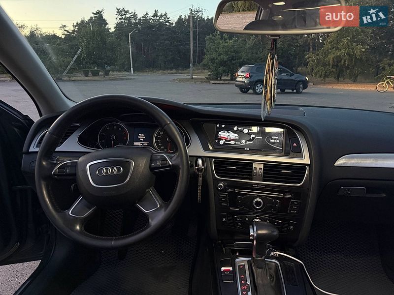 Седан Audi A4 2013 в Горішніх Плавнях