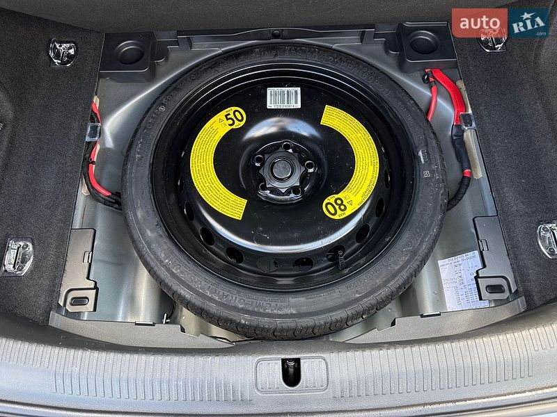 Седан Audi A4 2019 в Львові