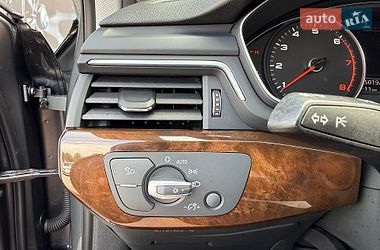 Седан Audi A4 2019 в Львове